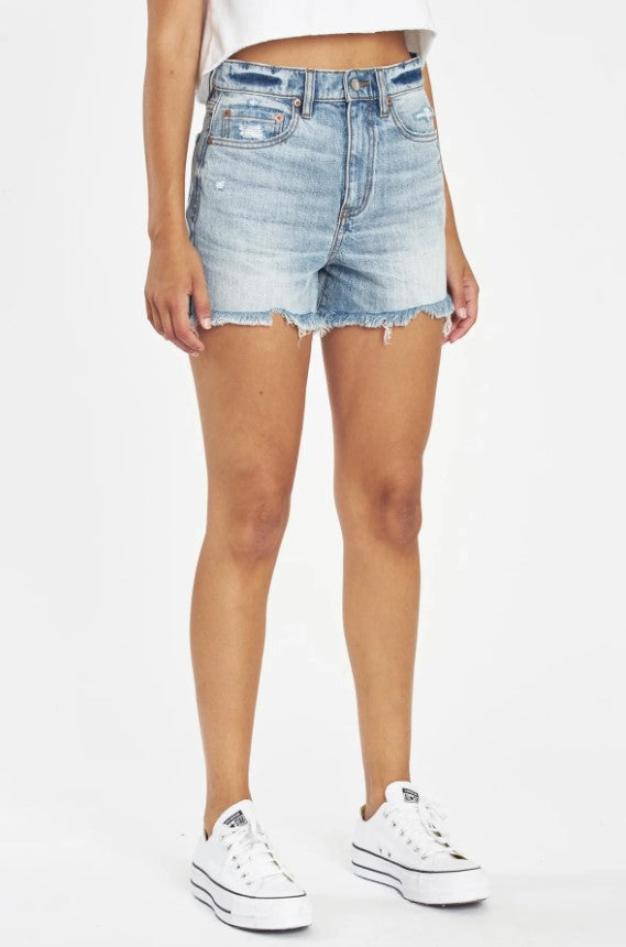 Daze Knockout Short | Karma