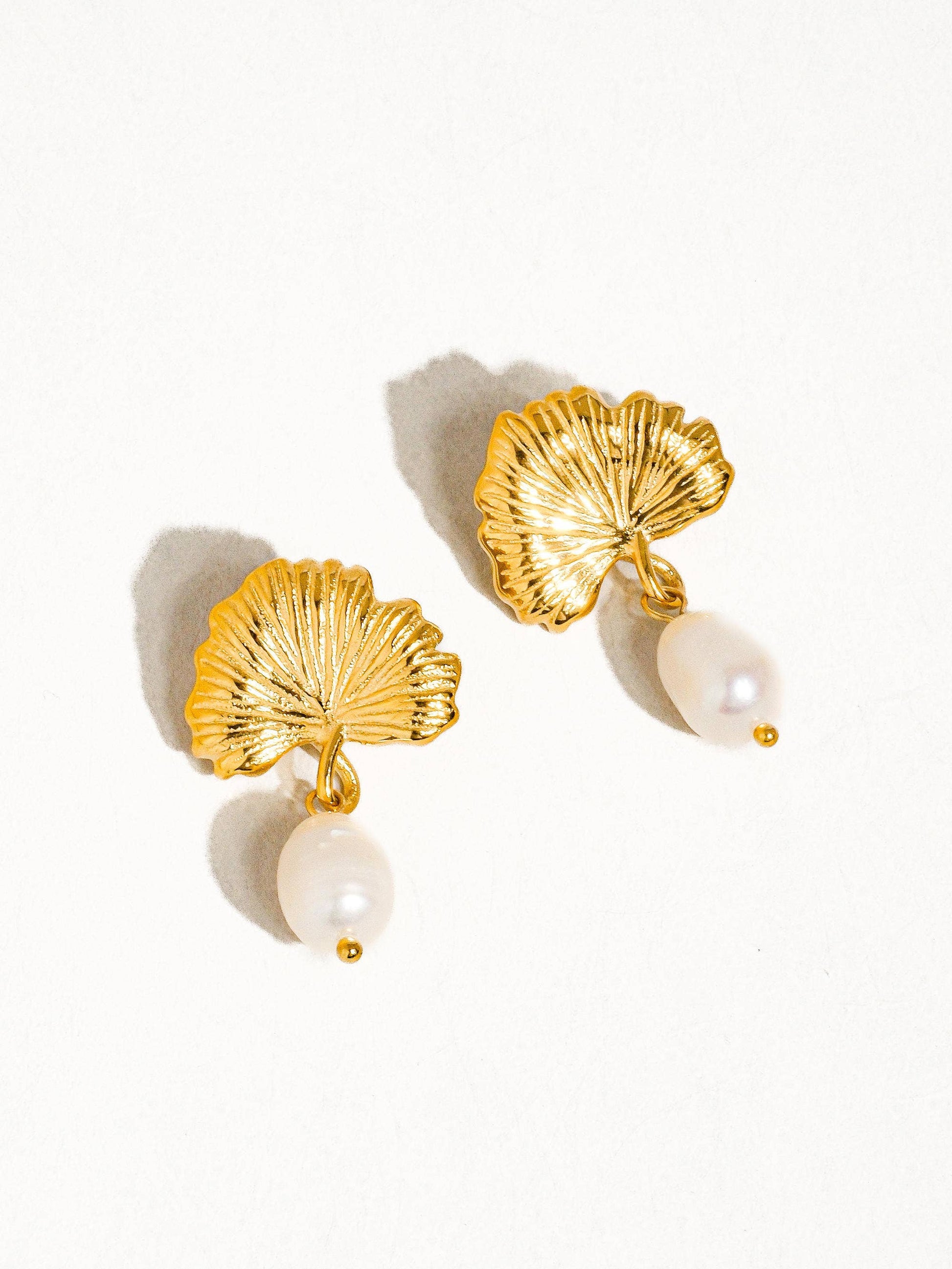 Beatrice 18K Gold Non-Tarnish Floral Pearl Earring