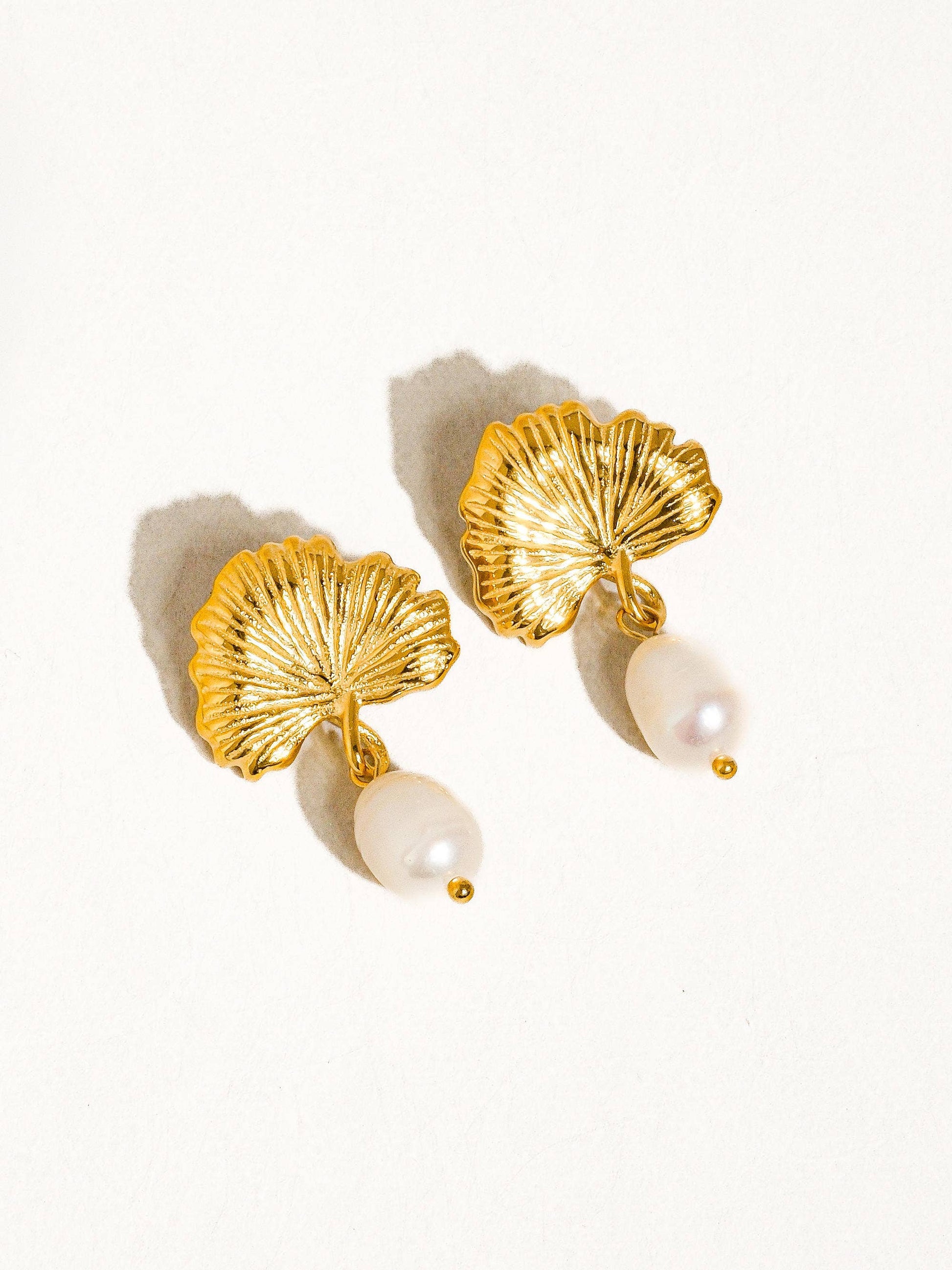 Beatrice 18K Gold Non-Tarnish Floral Pearl Earring