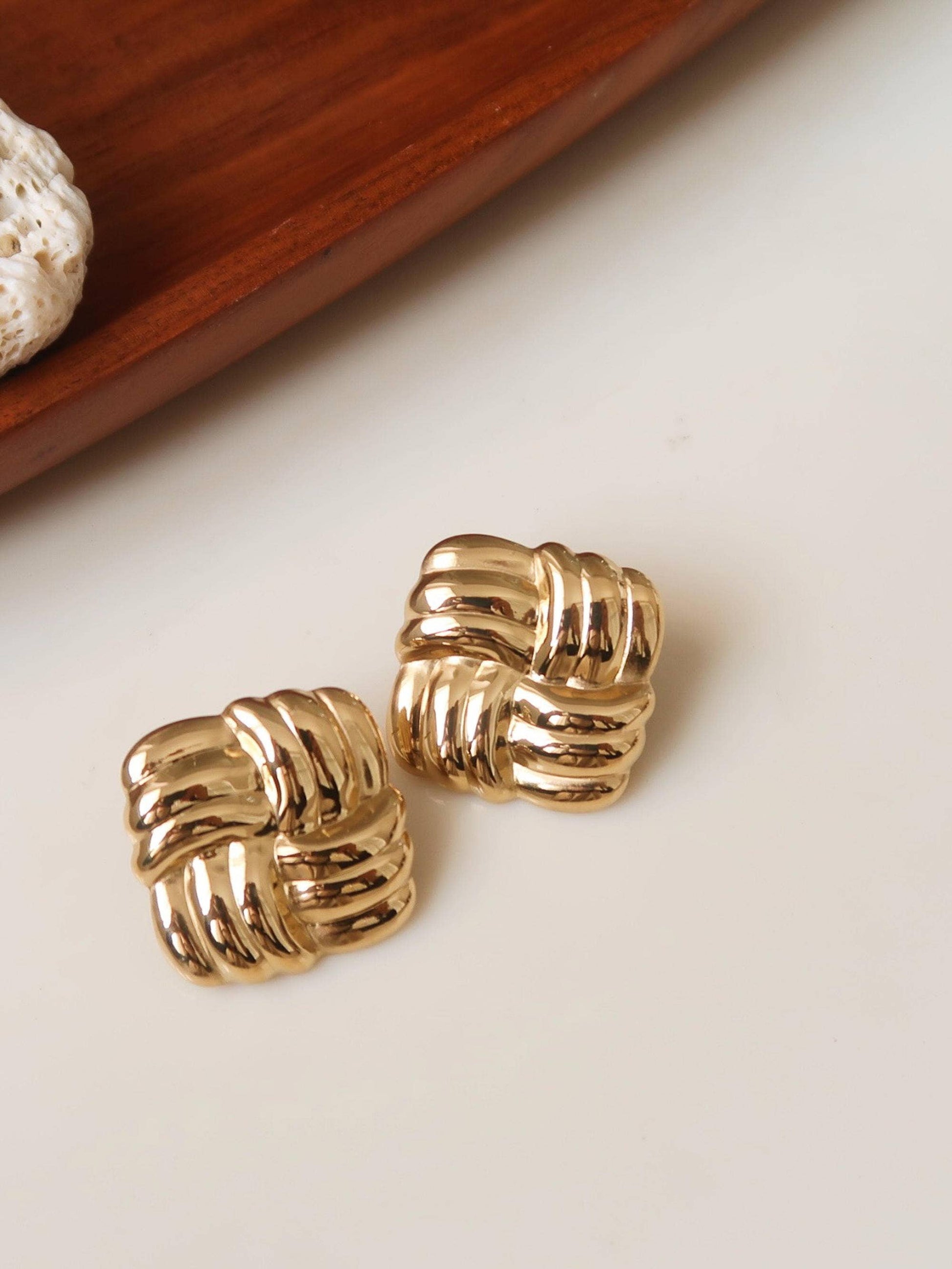 Luella 18K Gold Non-Tarnish Textured Knot Stud Earring