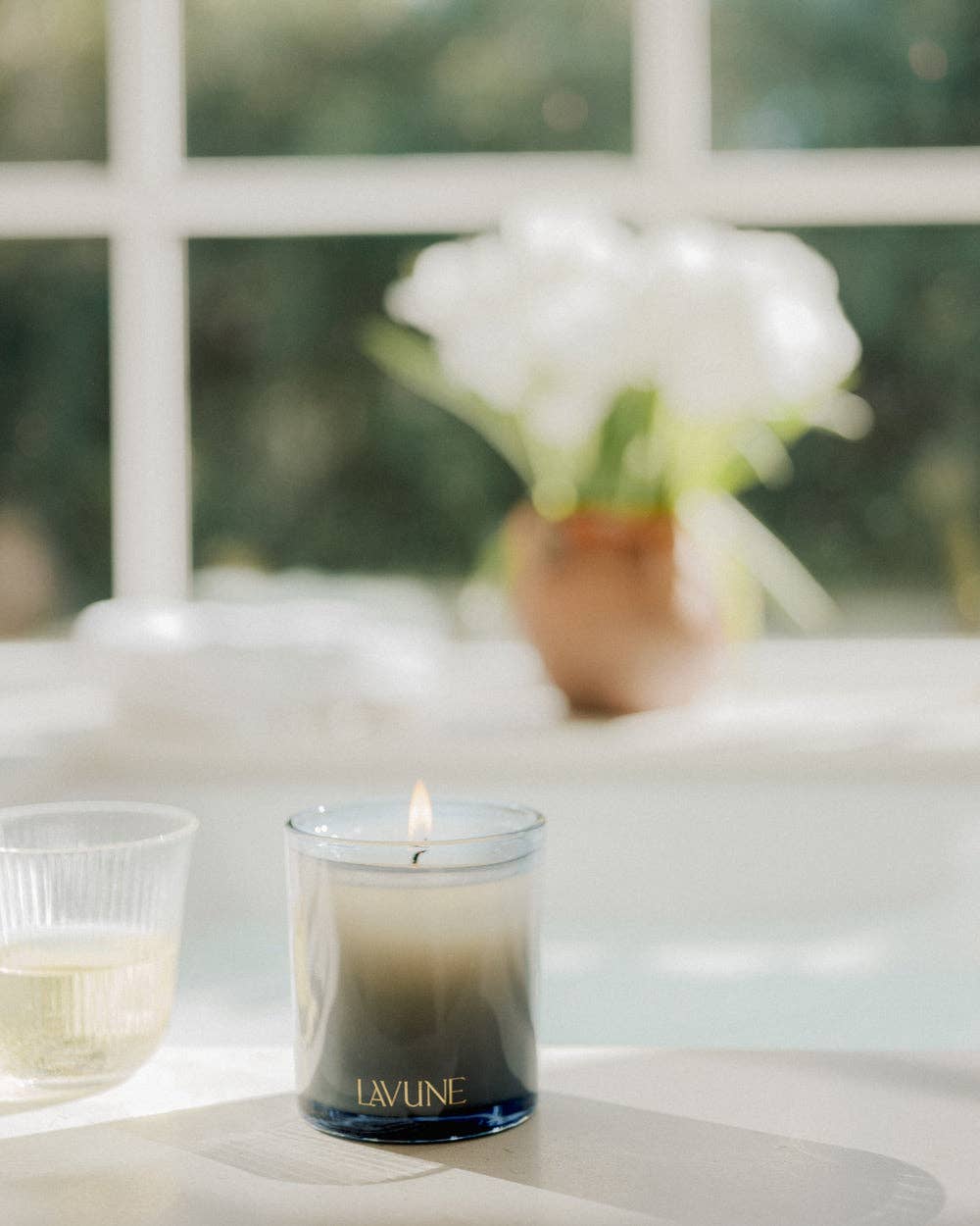 Lavune - N˚02 Dusk Candle | Black Tea & White Florals