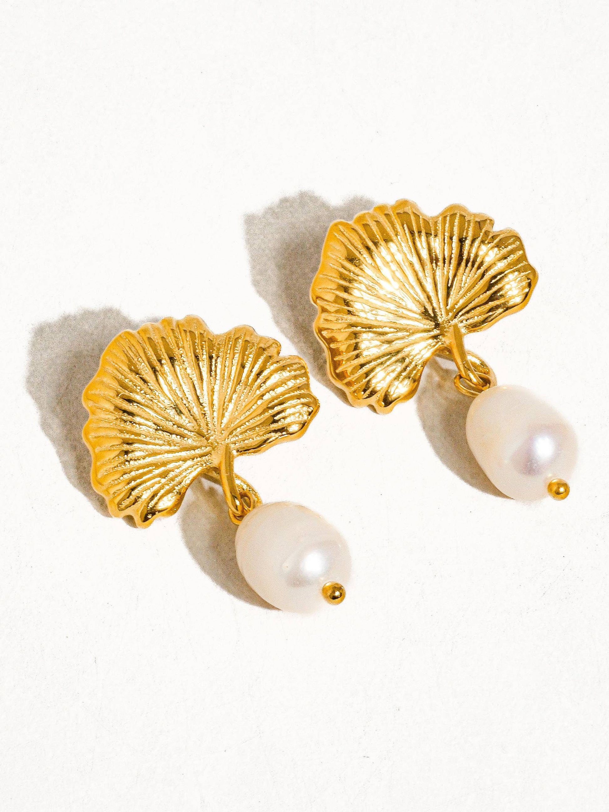 Beatrice 18K Gold Non-Tarnish Floral Pearl Earring