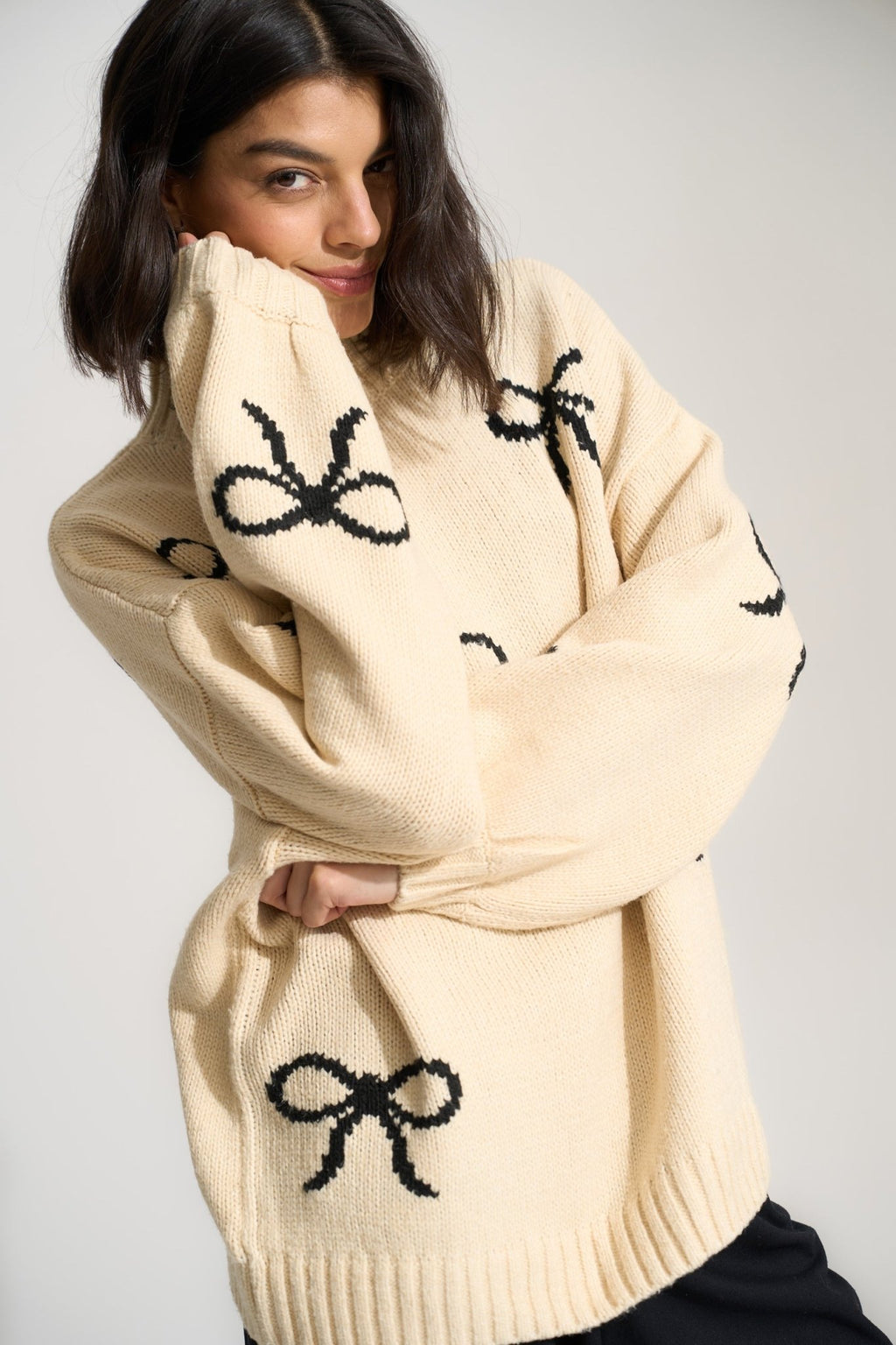 Bellamy Chunky Knit Pullover - Creme Bow - Addie Rose Boutique - Austin