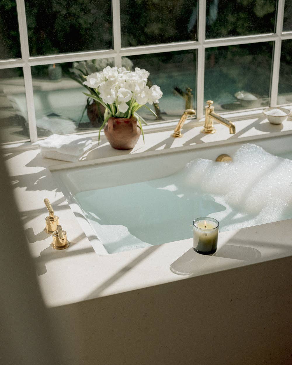 Lavune - N˚02 Dusk Candle | Black Tea & White Florals