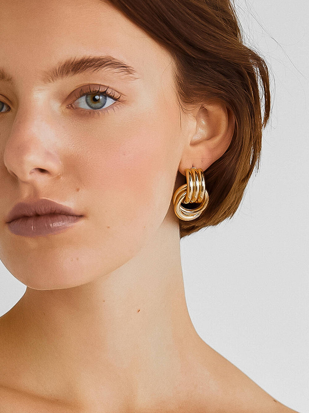 Wanda 18K Gold and Silver Non-Tarnish Classic Hoop Earring
