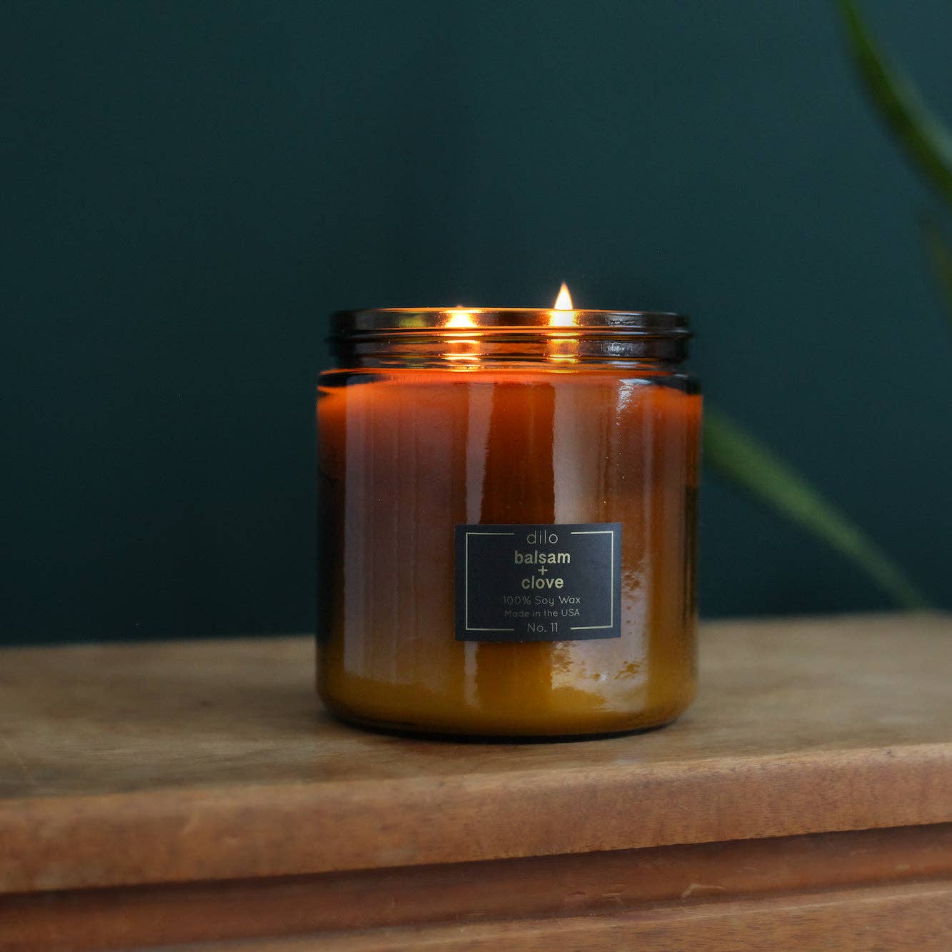 dilo - No. 11 - Balsam + Clove Candle - 3 Sizes